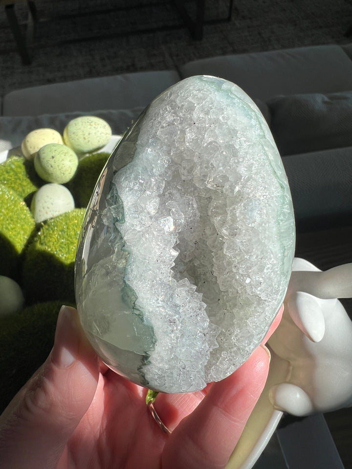 Quartz Agate Egg with green | 452g