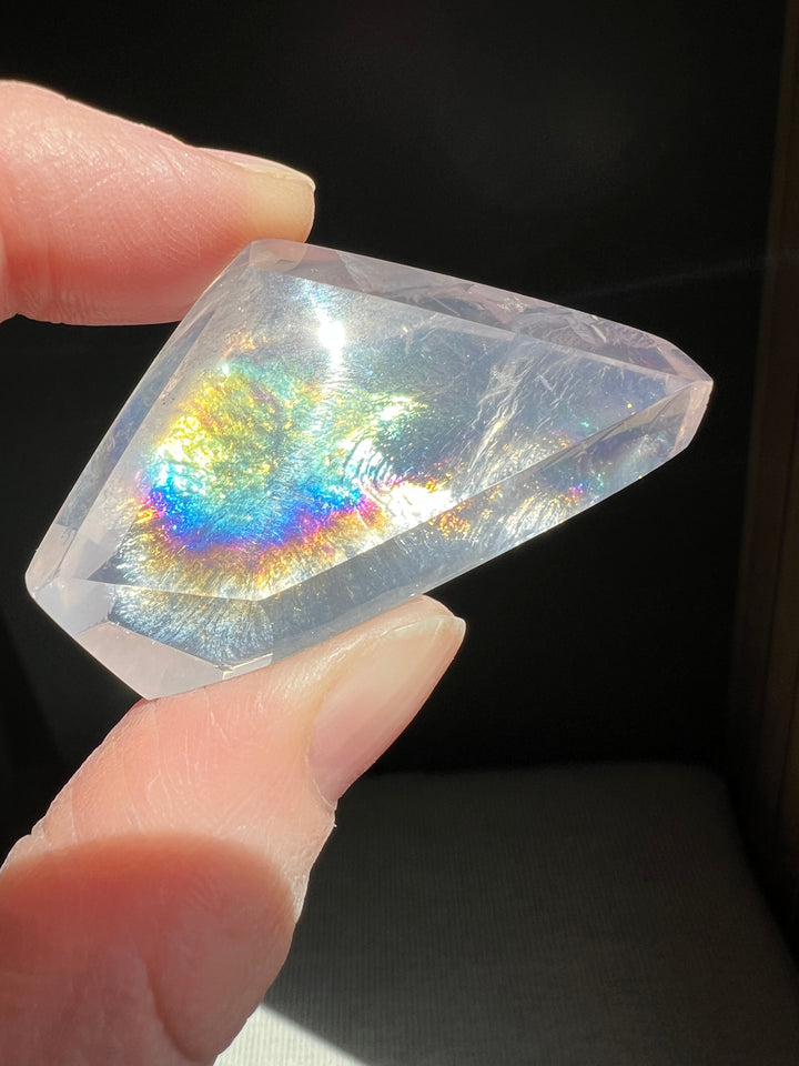 Rose Quartz Freeform w/ Bright Rainbow | 31.6g
