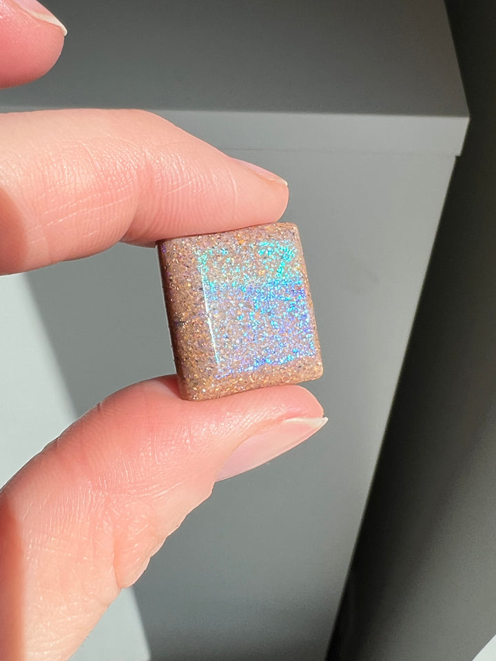 Louisiana Opal Cab | 21 carats