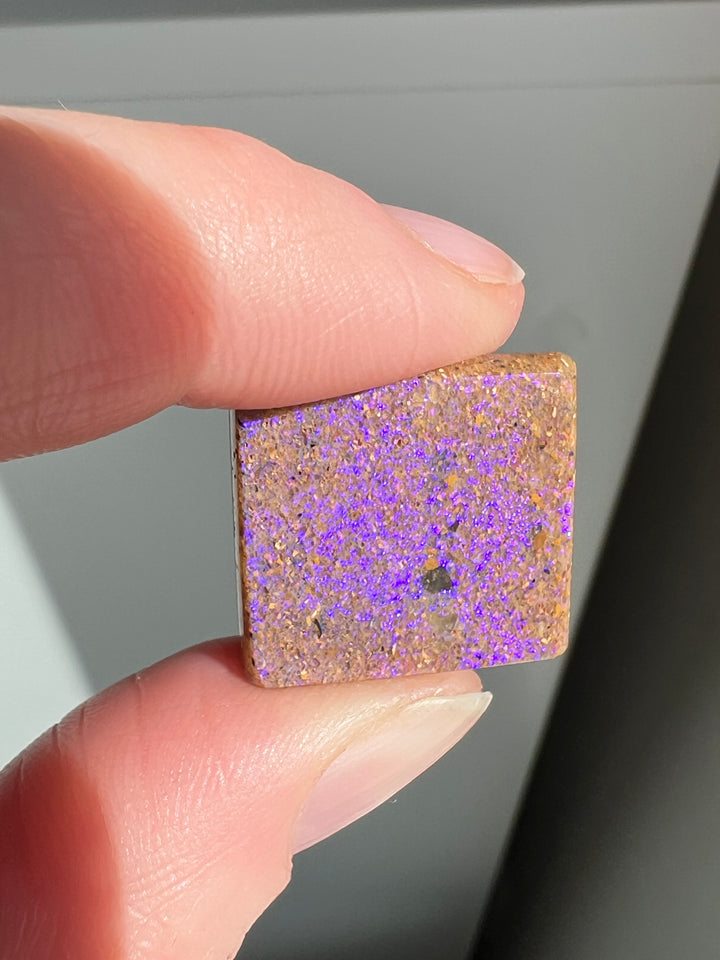Louisiana Opal Cab | 21 carats