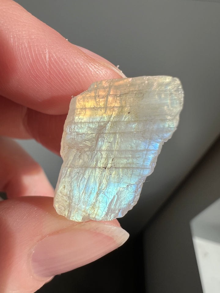 Raw Moonstone (8) | 7.4g