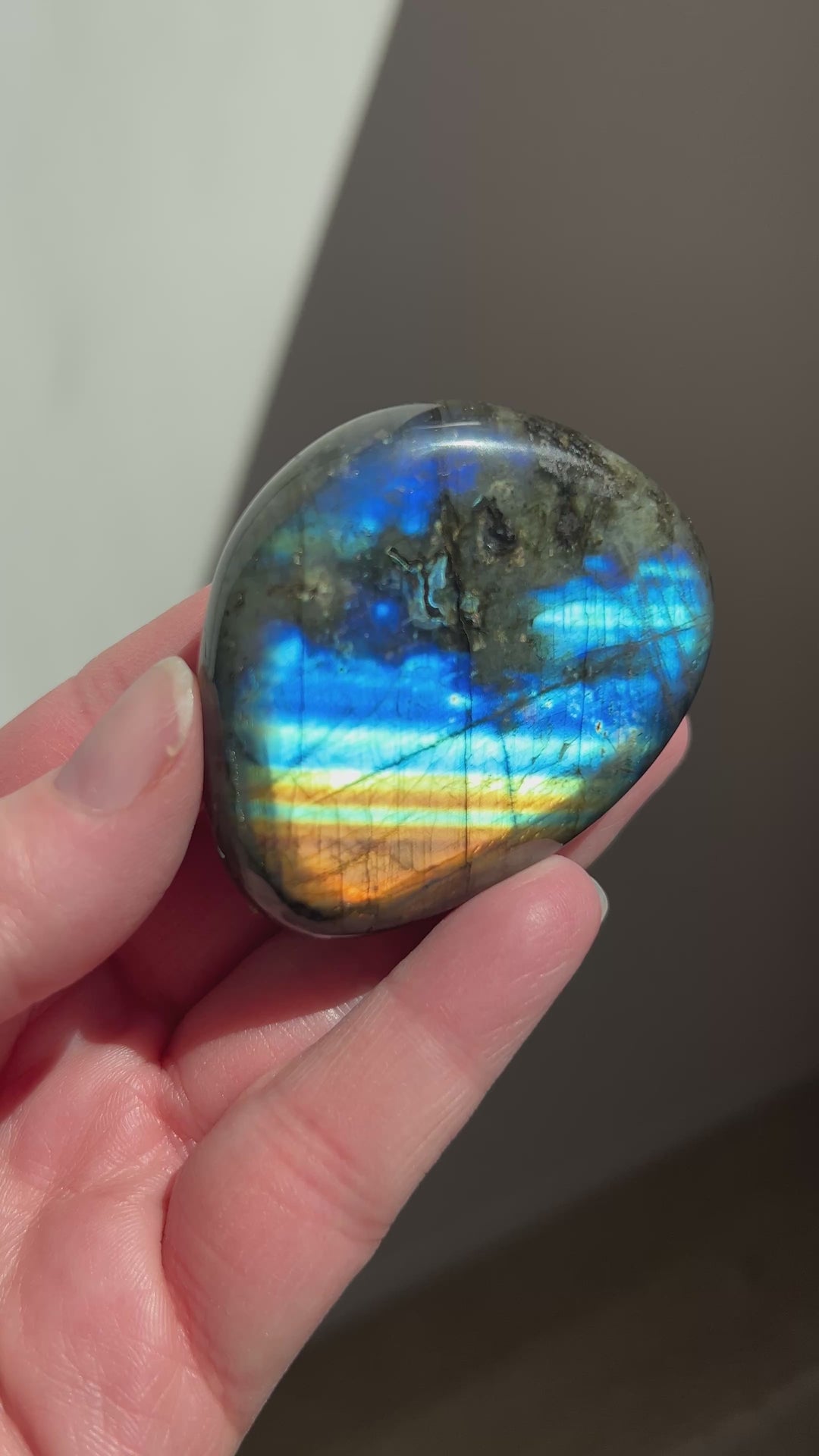 Labradorite Palmstone (22)