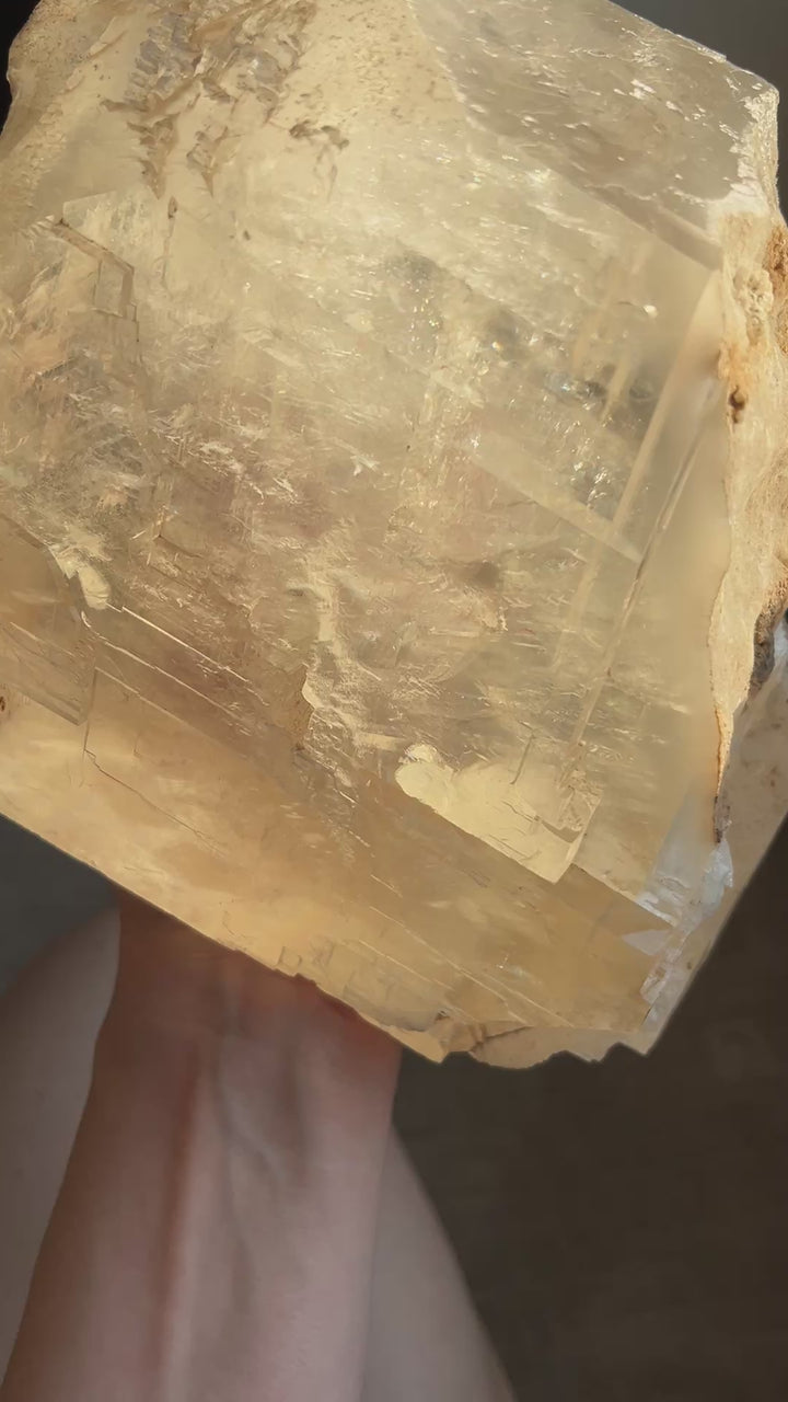 8.10lb Optical Calcite Big bubble Enhydro!!