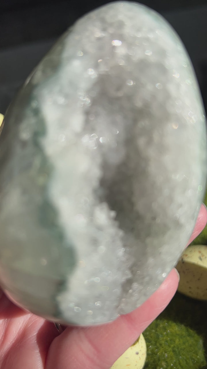 Quartz Agate Egg with green | 452g