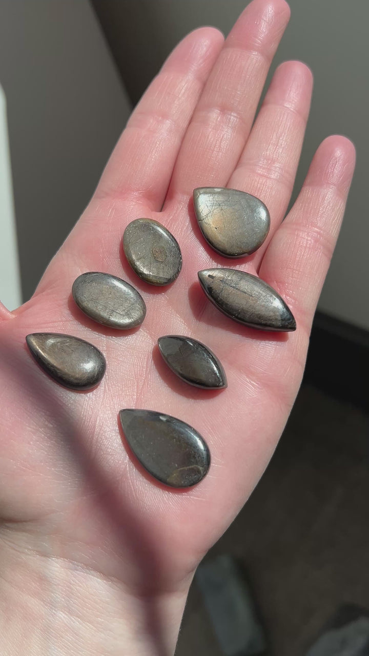 Wholesale Golden Sapphire Cabs